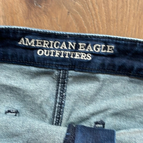 American Eagle Sky High Super Stretch Pencil
Mini Acid Washed Denim Skirt - Picture 5 of 6